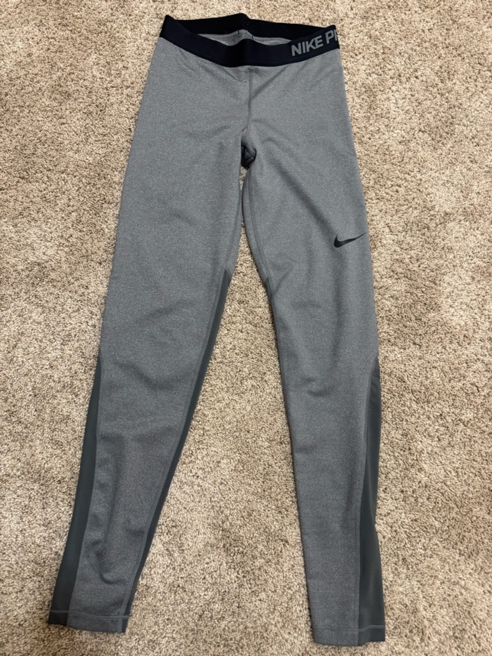 Nike Women's Gray Pro Leggings Small